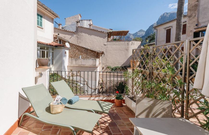 Exterior Superior con terraza